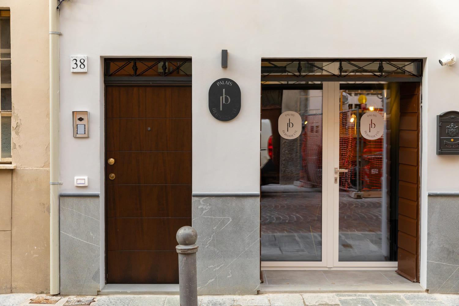 Palais Bernadette Aparthotel Parma Exterior photo