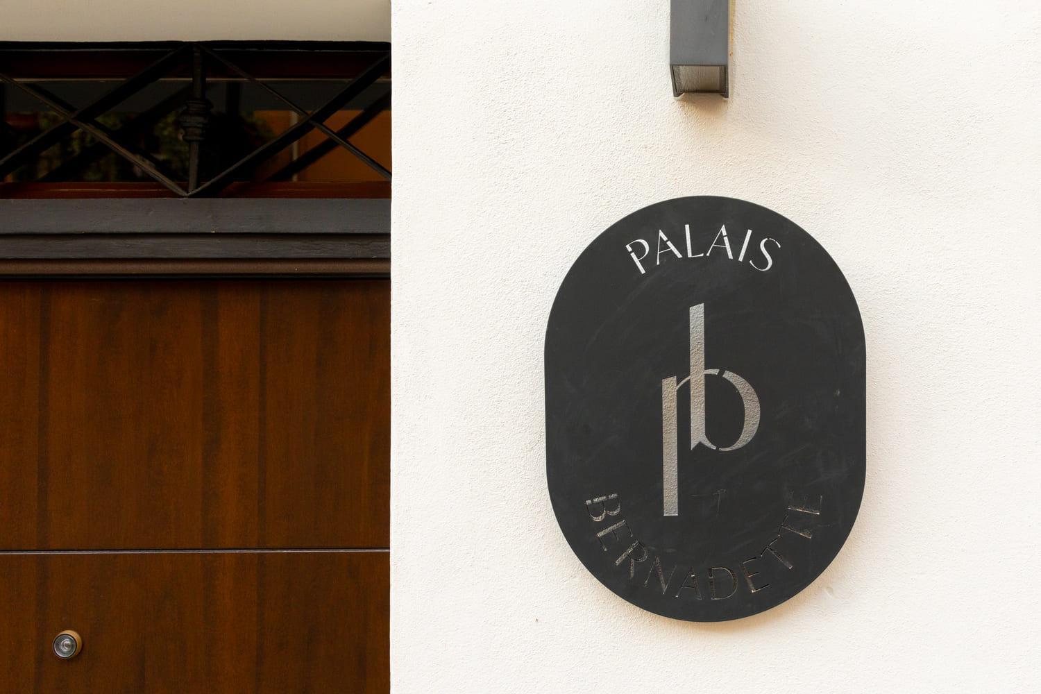 Palais Bernadette Aparthotel Parma Exterior photo